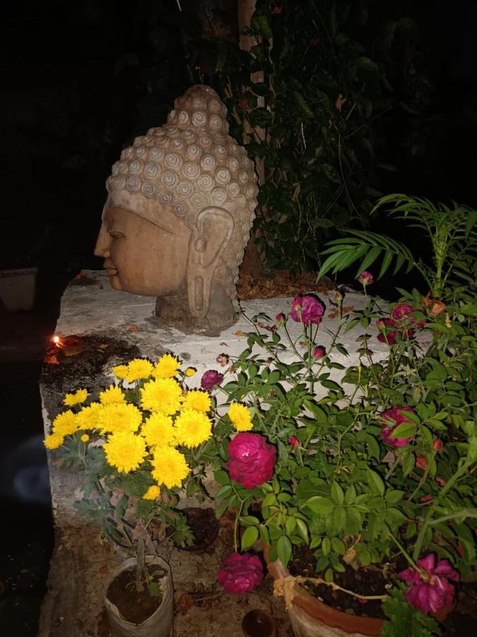 Hotel Zen Khajurāho Buitenkant foto